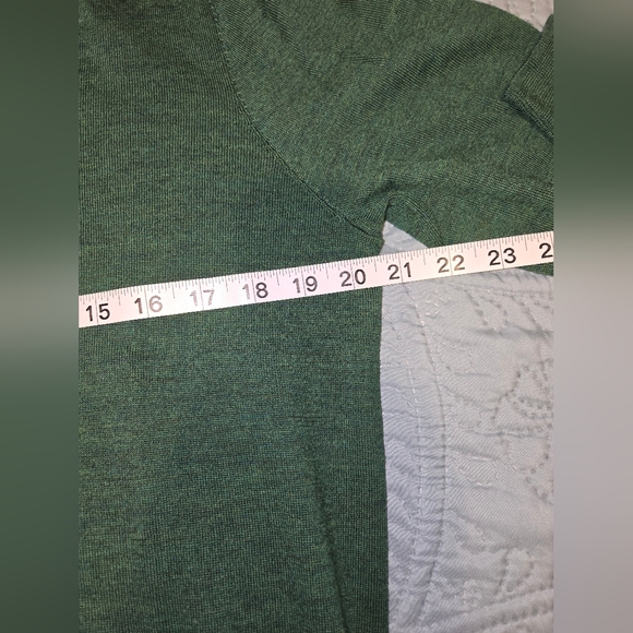Club Monaco Men's M Green Merino Wool V-Neck Sweater - Picture 8 of 11